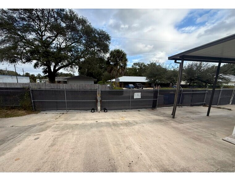 More Photos Of 1805 Canova St SE, Palm Bay Office For Lease