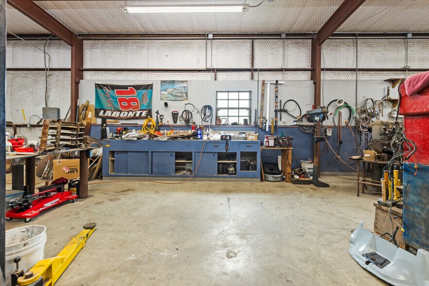 More Photos Of 414 County Road 437, Eddy Service For Sale