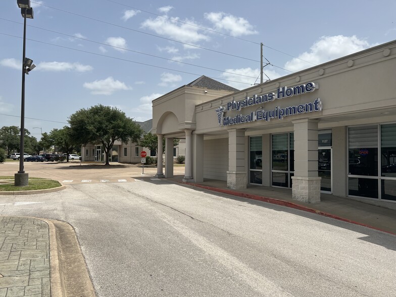 More Photos Of 1103-1127 E Villa Maria Rd, Bryan Unknown For Lease