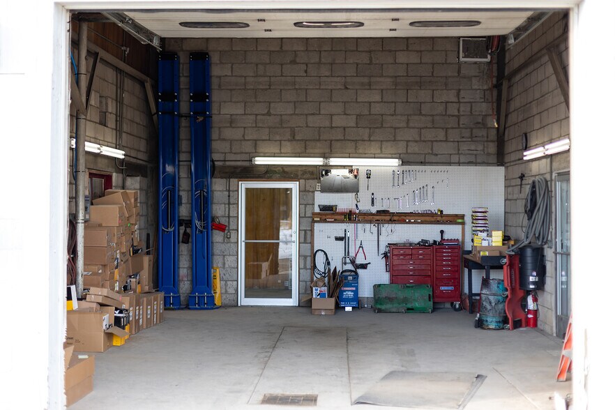 More Photos Of 20439 N Main St, Carey Auto Repair For Sale