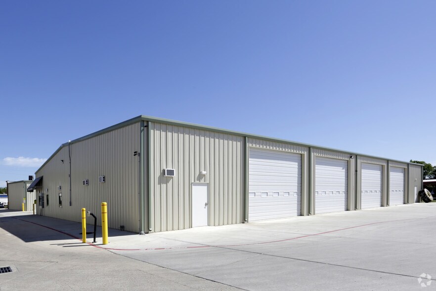 More Photos Of 11703-11711 Spring Cypress Rd, Tomball Unknown For Lease