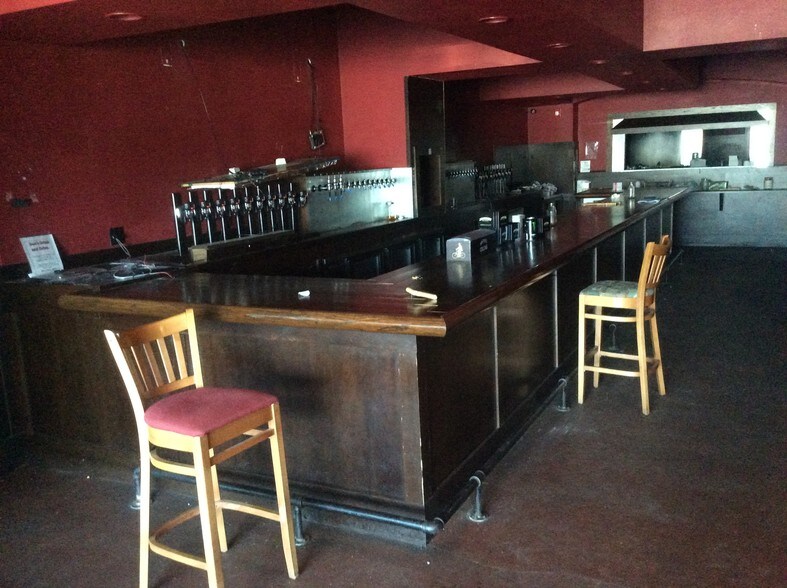 More Photos Of 5636 US Route 60, Huntington Unknown For Lease