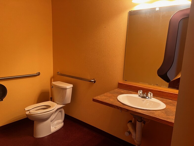 More Photos Of 1576 W Grove St, Boise Freestanding For Lease