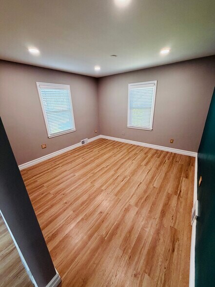 More Photos Of 1013 S Main St, Plymouth Storefront Retail Office For Sale
