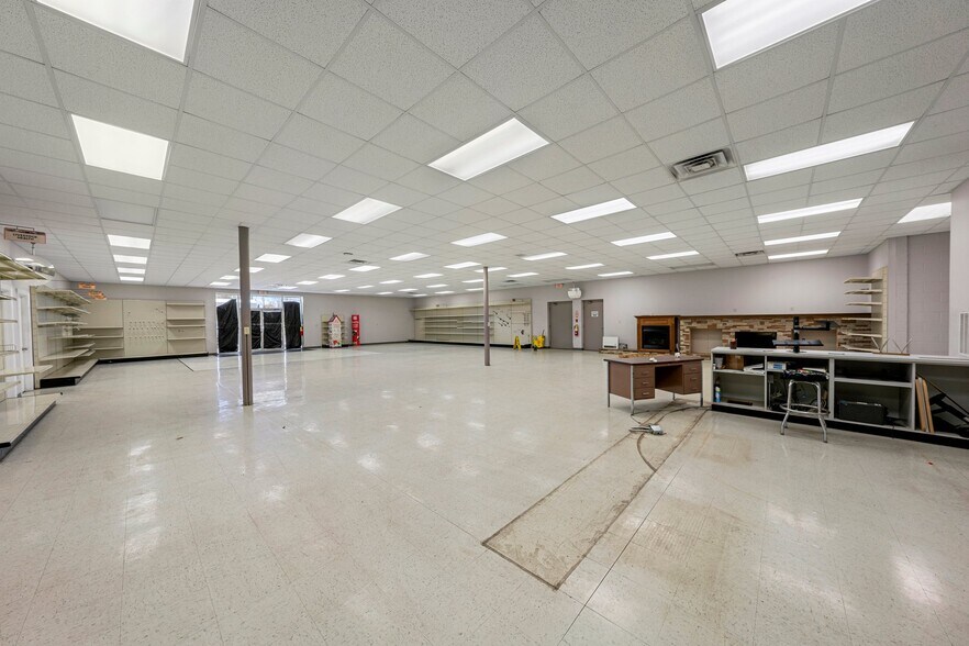 More Photos Of 300 Samson St, Glasgow Light Manufacturing For Sale