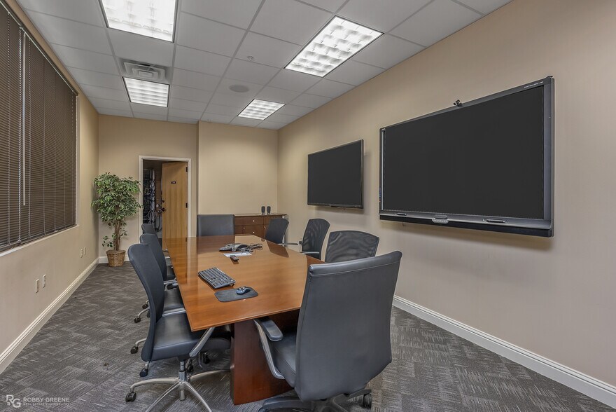 More Photos Of 10100 Woolworth Rd, Keithville Medical For Lease