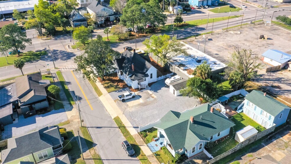 More Photos Of 700 W Garden St, Pensacola Freestanding For Lease