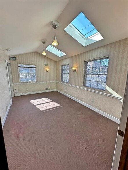 More Photos Of 5133 Brightwood Rd, Bethel Park Office Residential For Sale