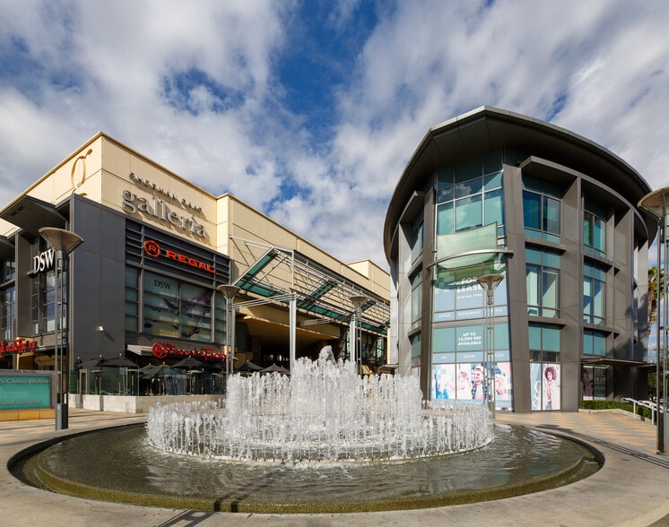 More Photos Of 15301 Ventura Blvd, Sherman Oaks Unknown For Lease