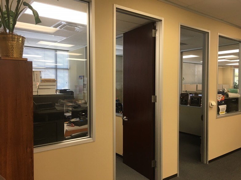 More Photos Of 15310 Park Row, Houston Office For Lease
