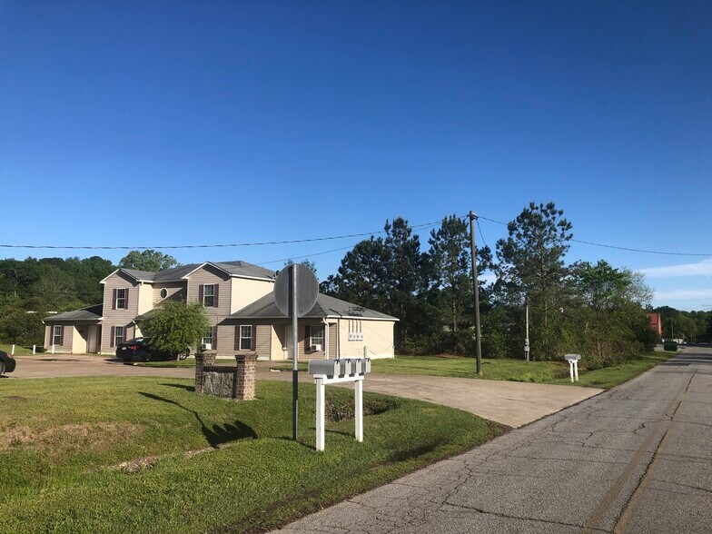 More Photos Of 49 Ghettis St, Sparta Apartments For Sale