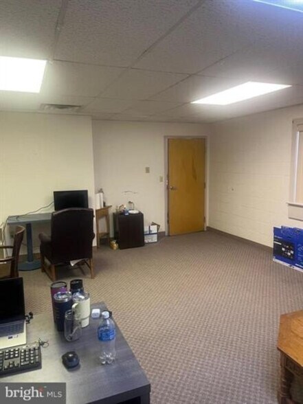 More Photos Of 235 W 2nd St, Birdsboro Office For Lease