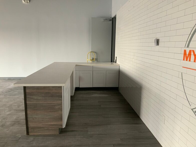 More Photos Of 19010-19074 Gulf Fwy, Friendswood Unknown For Lease