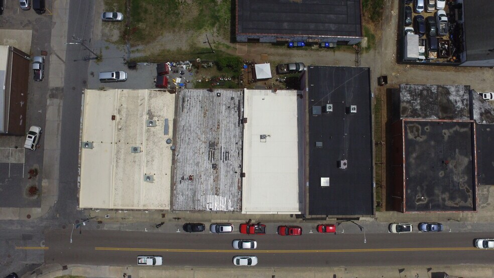 More Photos Of 811 Dickinson Ave, Greenville General Retail For Sale
