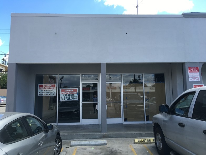 More Photos Of 22738 Ventura Blvd, Woodland Hills Freestanding For Lease