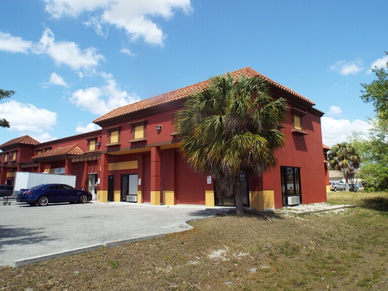 More Photos Of 422 SW 2nd Ter, Cape Coral Warehouse For Lease