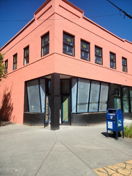 More Photos Of 3551-3561 SE Division St, Portland Storefront Retail Residential For Lease