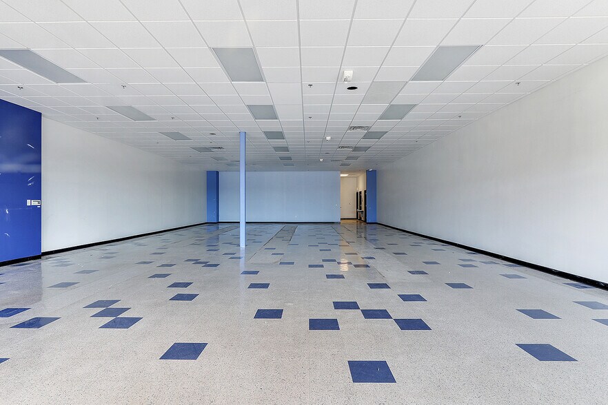 More Photos Of 2701-2711 S Business Dr, Sheboygan Freestanding For Sale