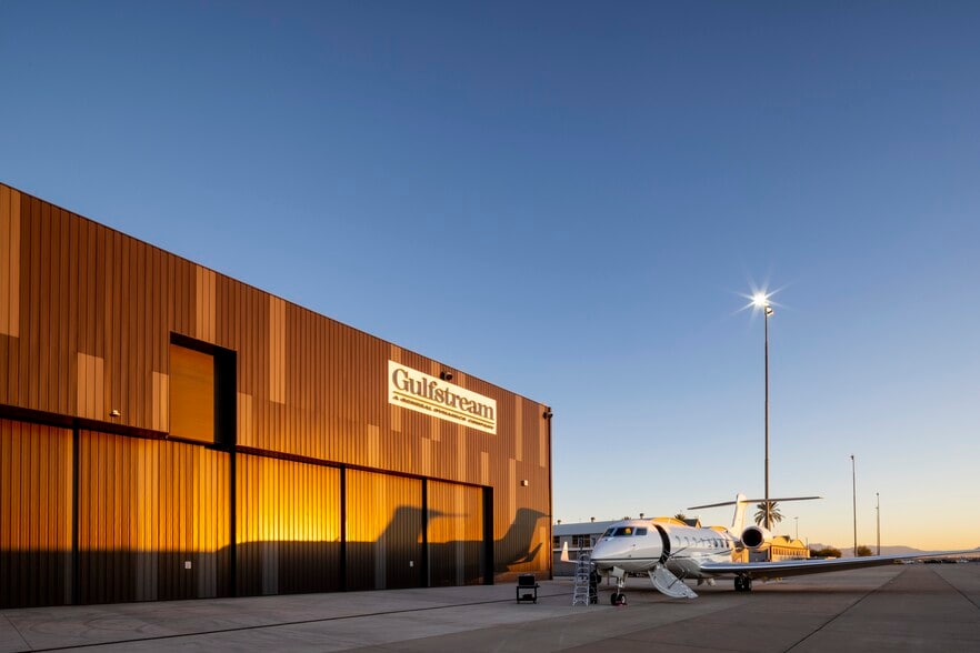 More Photos Of 6253 S Sossaman Rd, Mesa Airplane Hangar For Lease
