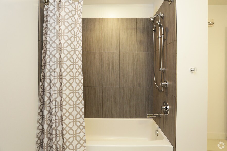 More Photos Of 847 Chicago Ave, Evanston Apartments For Lease