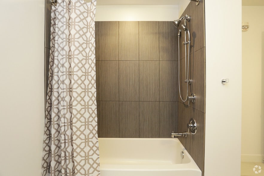 More Photos Of 847 Chicago Ave, Evanston Apartments For Lease