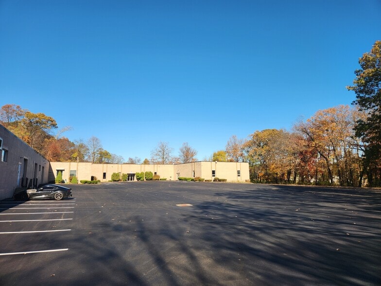 More Photos Of 925 Sherman Ave, Hamden Warehouse For Lease