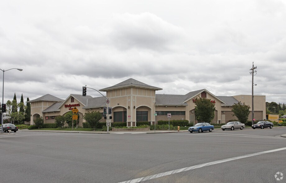 More Photos Of 164 W Jackson St, Hayward Drugstore For Lease