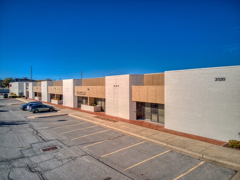 More Photos Of 2120-2140 N Woodlawn St, Wichita Unknown For Lease
