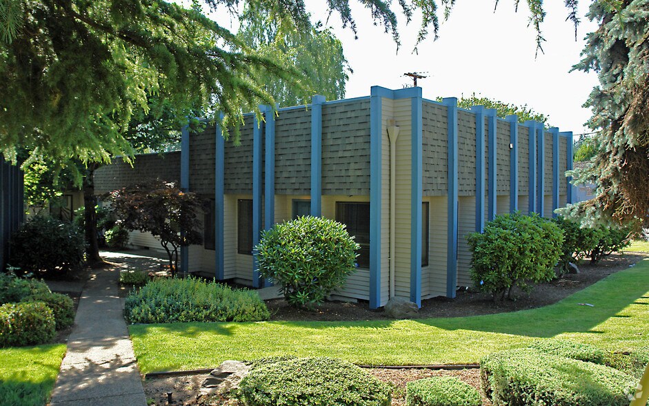 Primary Photo Of 3460-3470 Liberty St S, Salem Medical For Lease