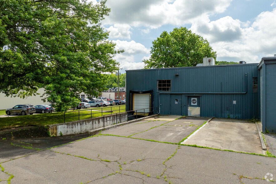 More Photos Of 705 N Mountain Rd, Newington Office For Lease