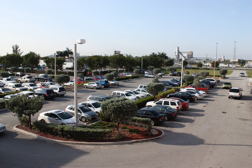 More Photos Of 11093 NW 138th St, Hialeah Unknown For Lease