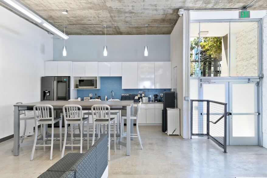 More Photos Of 11388-11390 W Olympic Blvd, Los Angeles Loft Creative Space For Lease