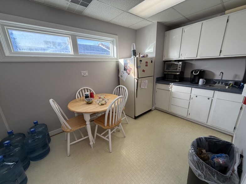 More Photos Of 735 Newtown Rd, Norfolk Office For Sale