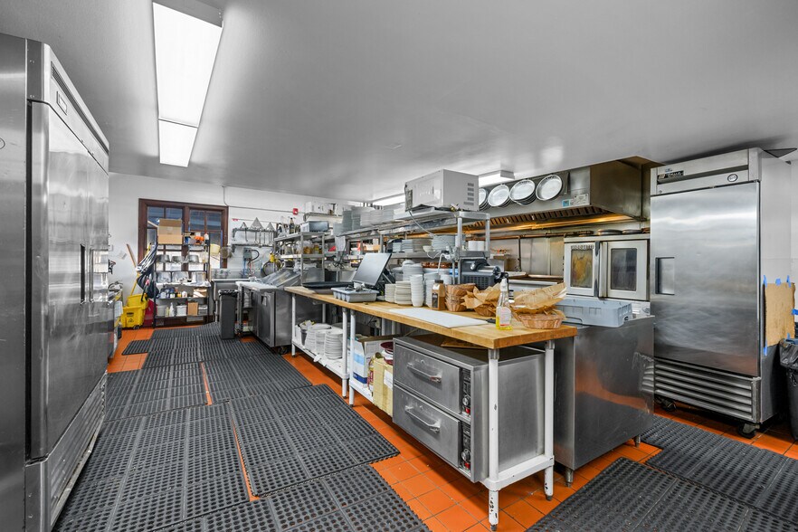 More Photos Of 488 South St, Hyannis Restaurant For Sale