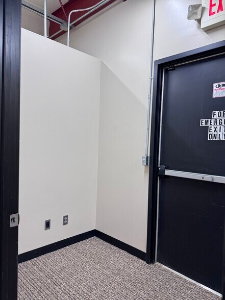 More Photos Of 2403 Nash Blvd, Council Bluffs Freestanding For Lease