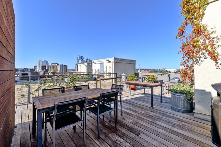 More Photos Of 1314 NW Irving St, Portland Apartments For Sale