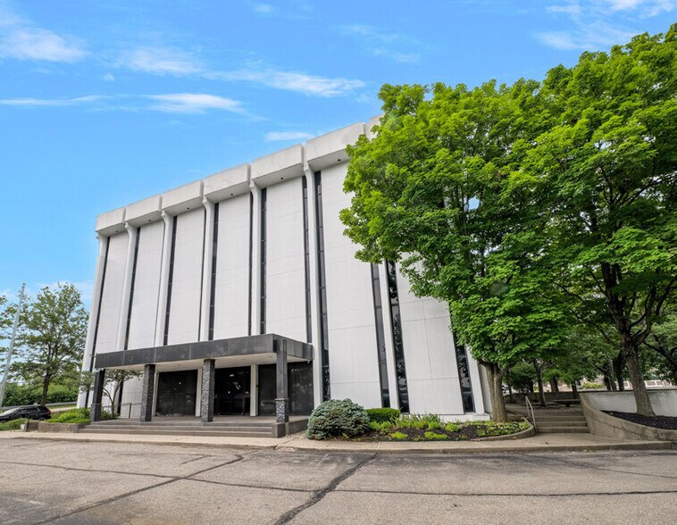 More Photos Of 6730 Roosevelt Ave, Middletown Office For Sale