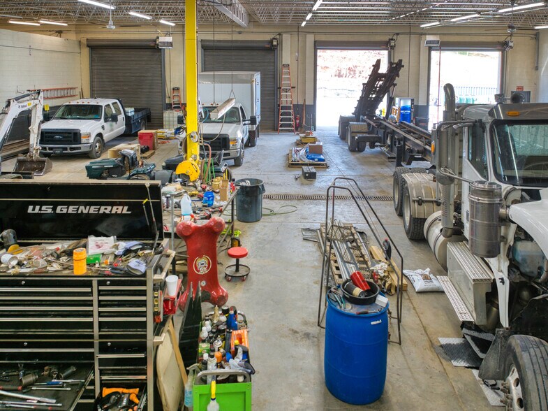 More Photos Of 167 Clinton Ave, Parkersburg Warehouse For Lease