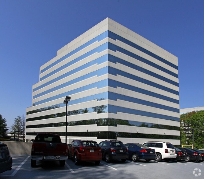 More Photos Of 2010 Corporate Ridge Rd, McLean Office For Lease