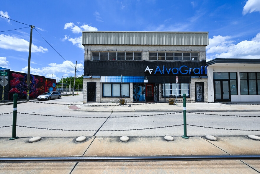 Primary Photo Of 1917 N Main St, Houston Loft Creative Space For Lease