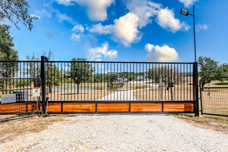 More Photos Of 200 King Ranch Rd, Gatesville Specialty For Sale