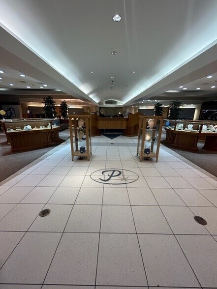 More Photos Of 75 Smithfield Blvd, Plattsburgh General Retail For Lease