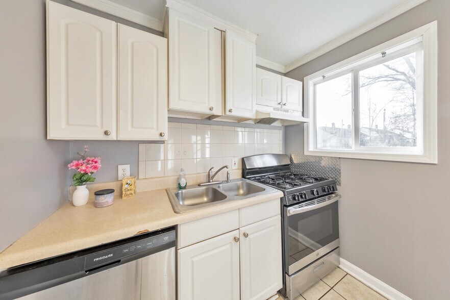 More Photos Of 610 Armstrong St SE, Marietta Multifamily For Sale