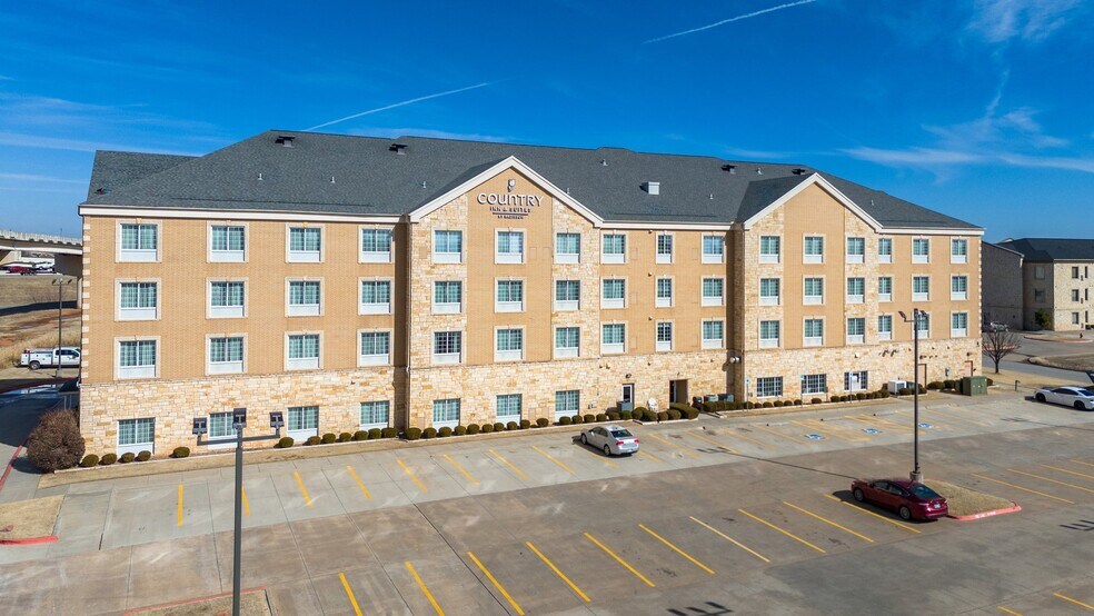 More Photos Of 13501 W Memorial Park Dr, Oklahoma City Hotel For Sale