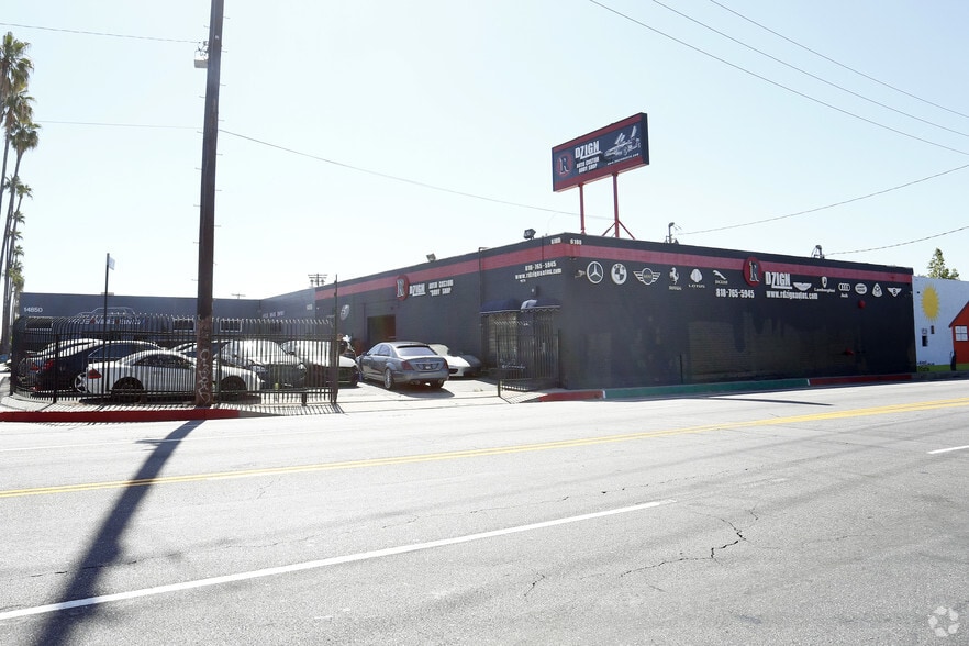 More Photos Of 14850 Calvert St, Van Nuys Service For Lease