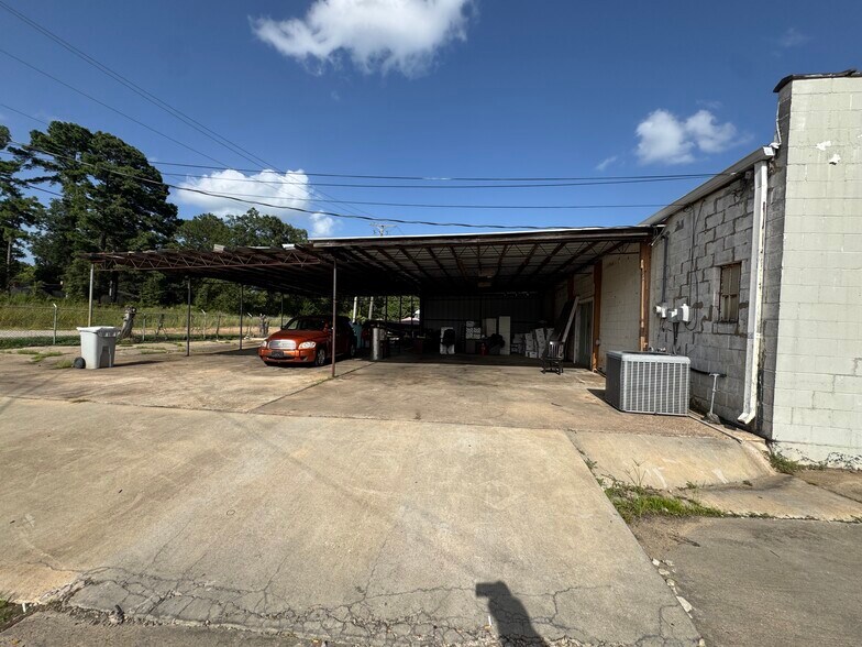 More Photos Of 303 Clinton Blvd, Clinton Storefront For Sale