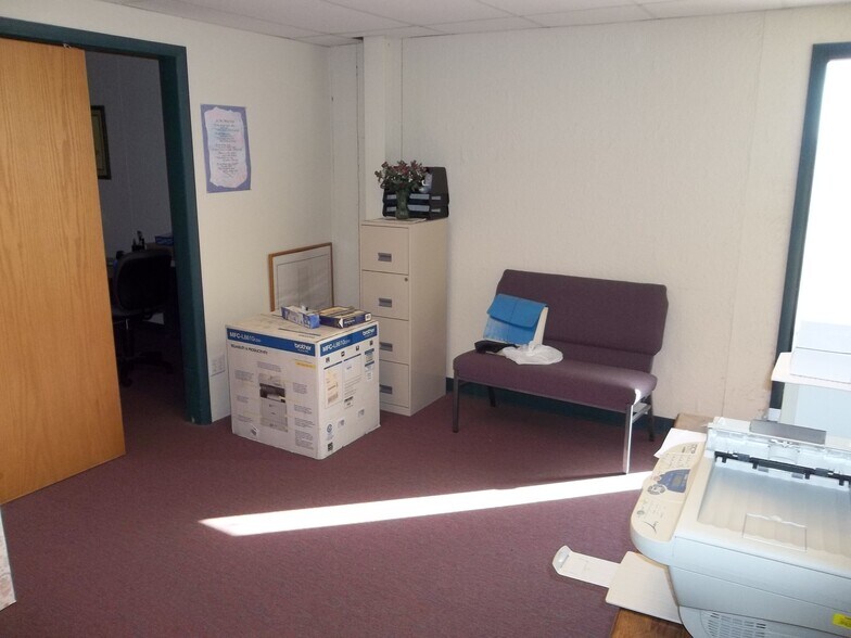 More Photos Of 1390 35th Pkwy Pky, Chanute Religious Facility For Sale