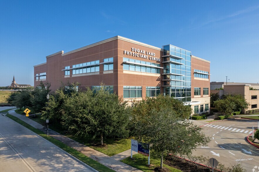 More Photos Of 7616 Branford Pl, Sugar Land Office For Sale