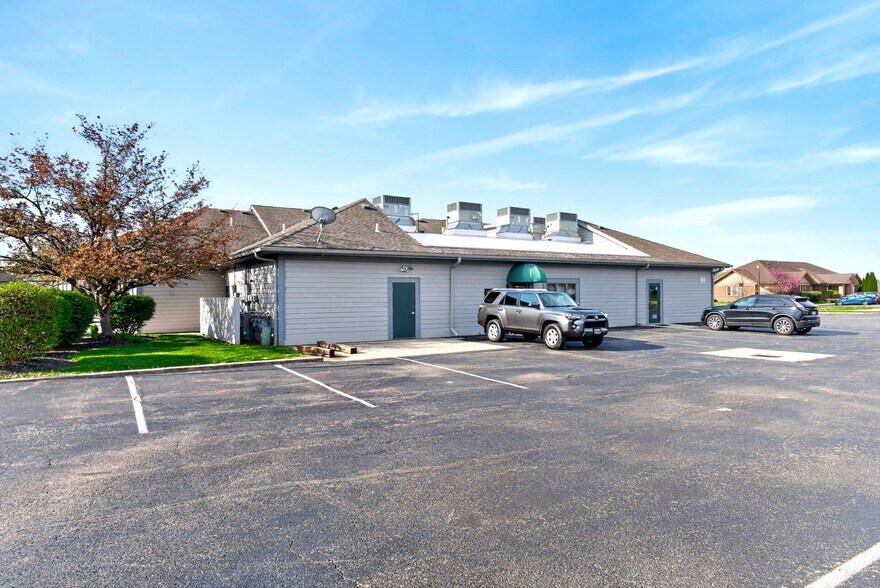 More Photos Of 1964 N Lakeman Dr, Bellbrook Medical For Sale