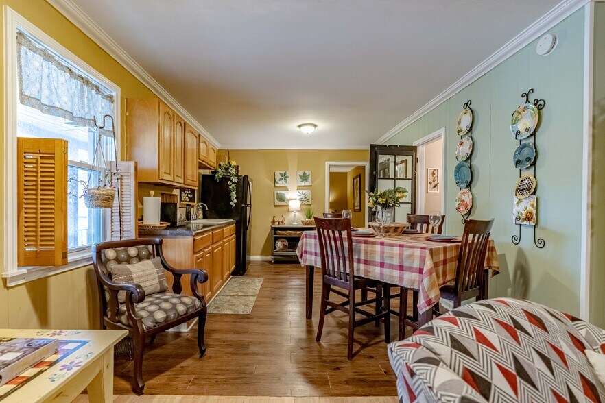 More Photos Of 133 Dixie Ave, Elizabethtown Storefront Retail Residential For Sale